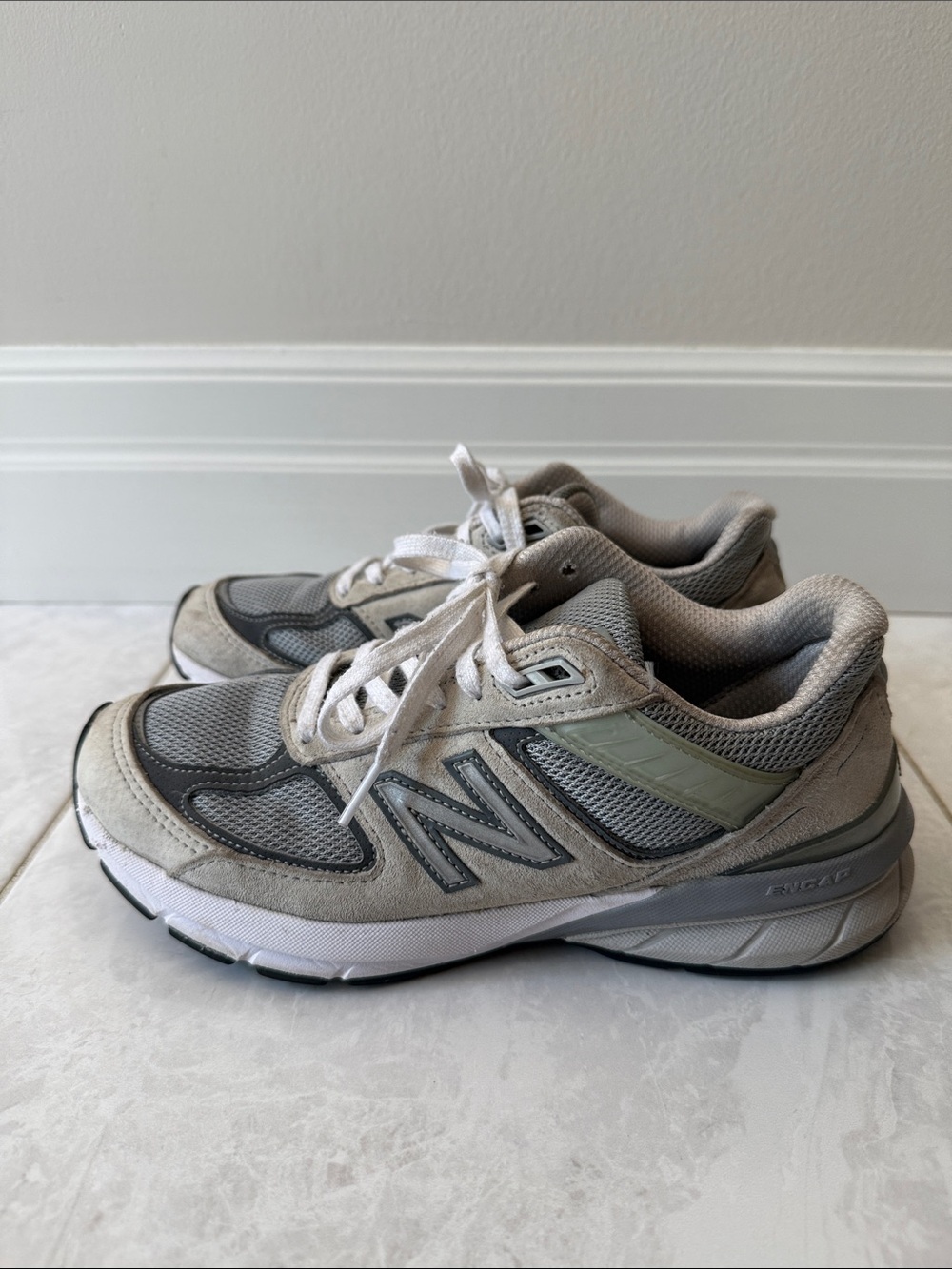 New Balance 990 v5